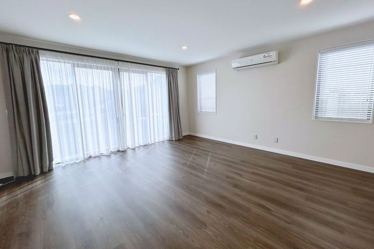 Photo of property in 20 Tararua Street, Massey, Auckland, 0614