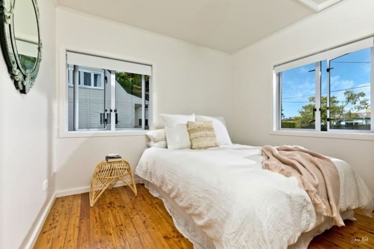 Photo of property in 23 Zealandia Road, Manly, Whangaparaoa, 0930