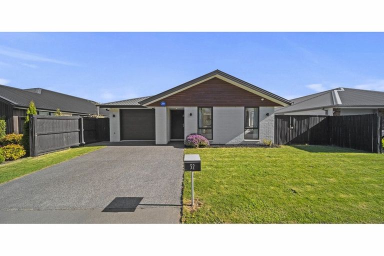 Photo of property in 32 Robert Duncan Road, Belfast, Christchurch, 8051
