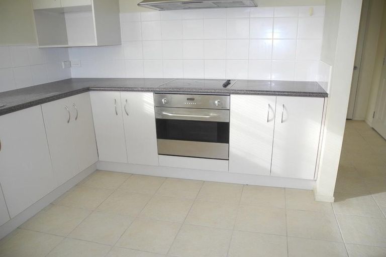 Photo of property in 24 Stranraer Crescent, Wattle Downs, Auckland, 2103