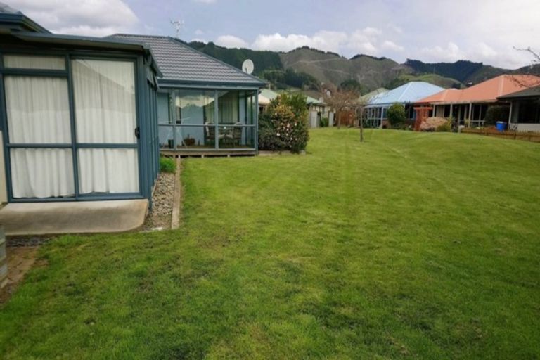 Photo of property in 16 The Drive, Richmond, 7020