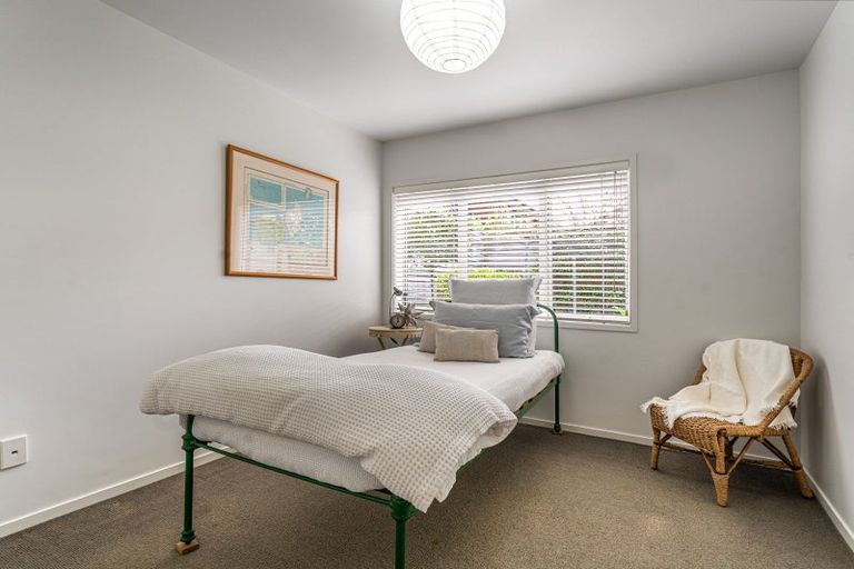 Photo of property in 104a Stanley Point Road, Stanley Point, Auckland, 0624