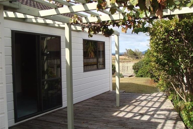Photo of property in 76 Simpson Road, Papamoa Beach, Papamoa, 3118
