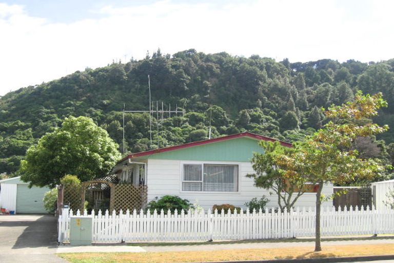 Photo of property in 71a Gemstone Drive, Birchville, Upper Hutt, 5018