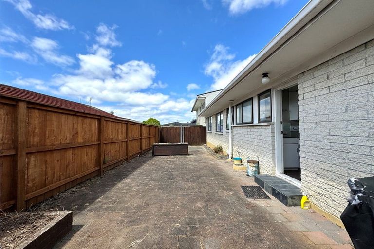 Photo of property in 1/27 Butley Drive, Farm Cove, Auckland, 2012