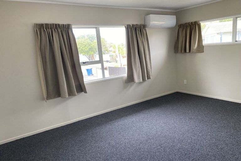Photo of property in 38 Silverstone Place, Henderson, Auckland, 0612