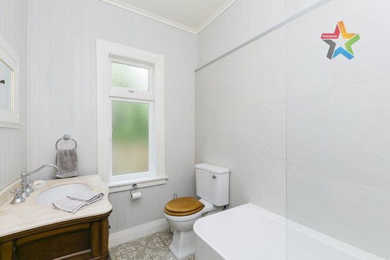 Photo of property in 428 Karori Road, Karori, Wellington, 6012