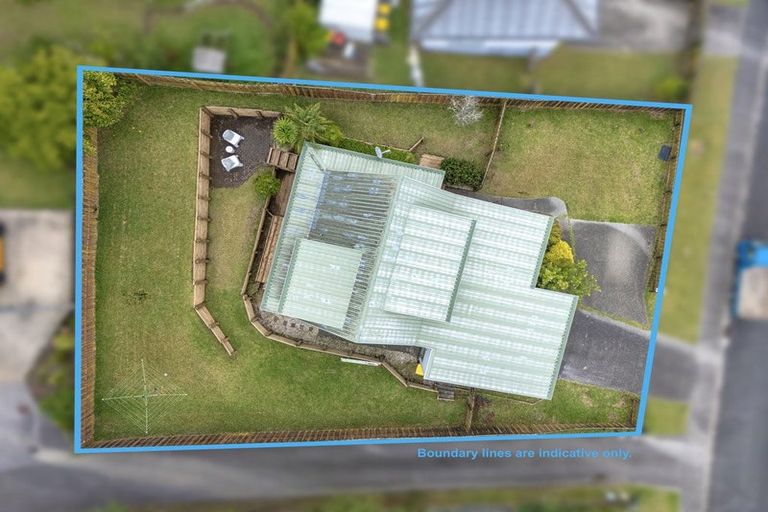 Photo of property in 28 Barbados Drive, Unsworth Heights, Auckland, 0632