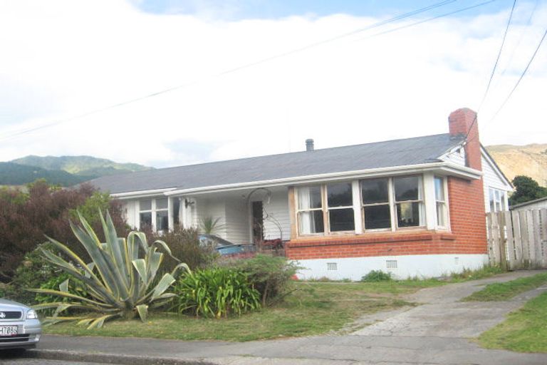 Photo of property in 26 Te Miti Street, Paekakariki, 5034