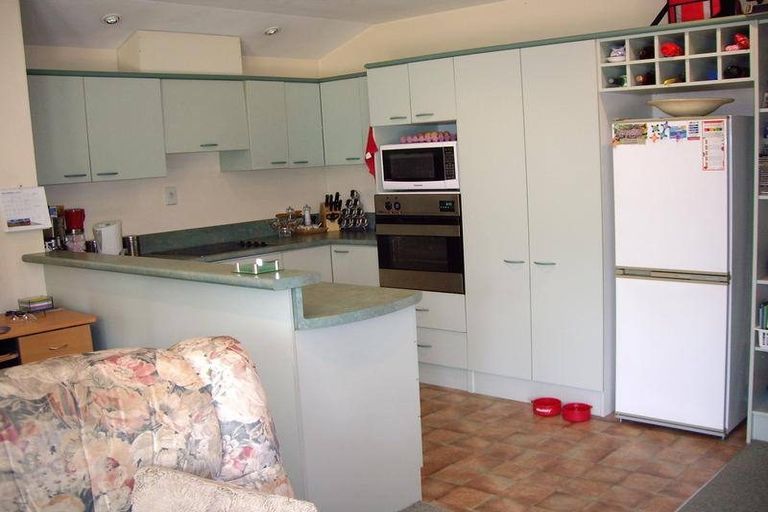 Photo of property in 12a Oakhurst Place, Russley, Christchurch, 8042