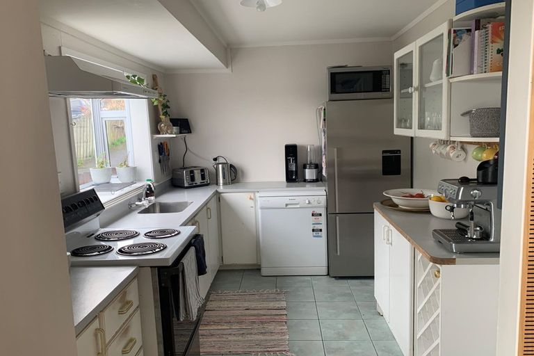 Photo of property in 2/18 Elliott Avenue, Bayview, Auckland, 0629