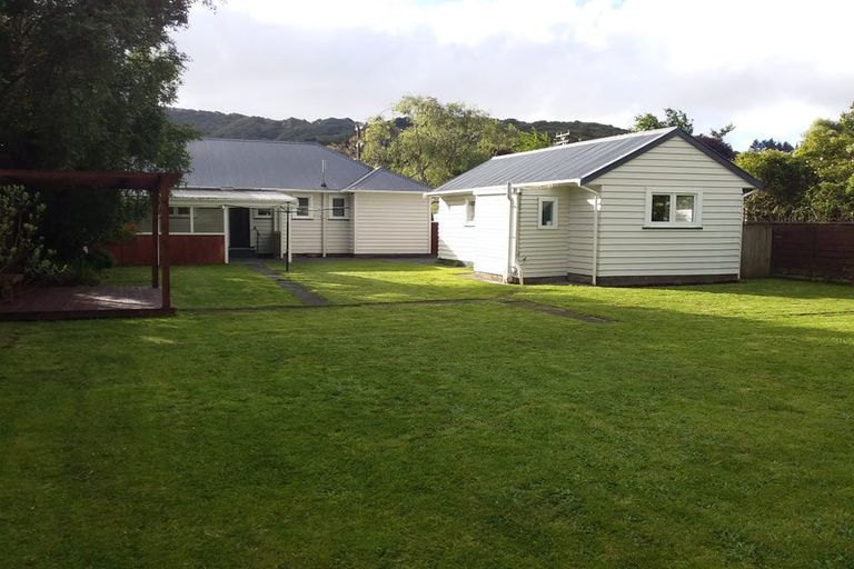 Photo of property in 7 Wood Street, Wainuiomata, Lower Hutt, 5014