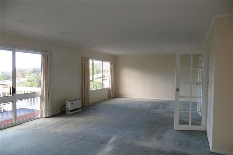 Photo of property in 14 Makepiece Place, Chatswood, Auckland, 0626