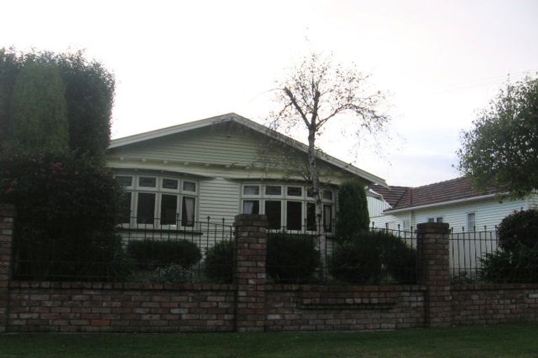 Photo of property in 21 Riverside Drive, Waiwhetu, Lower Hutt, 5010