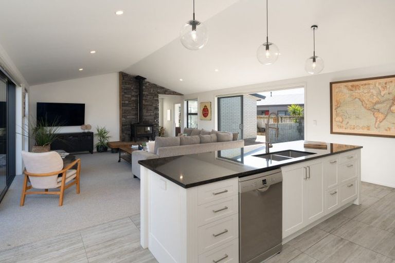 Photo of property in 11b Beach Road, Waikawa, Picton, 7220