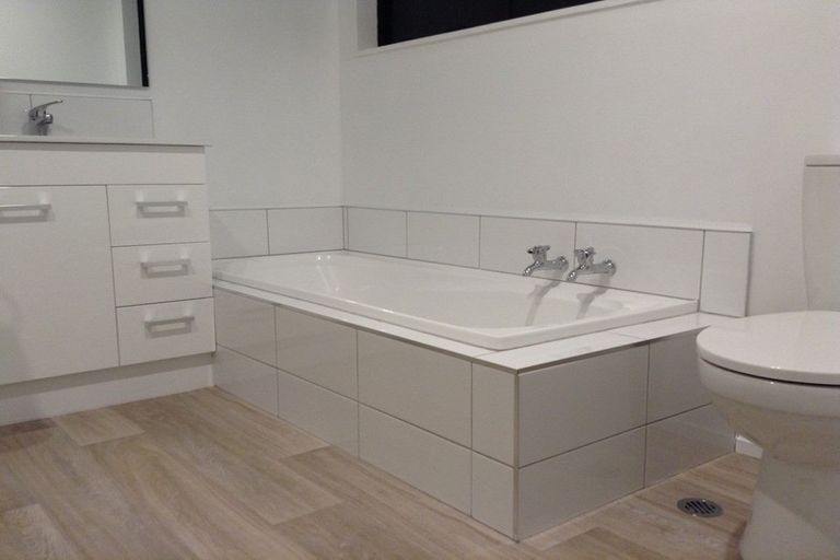 Photo of property in 1a Seagull Place, Whitby, Porirua, 5024