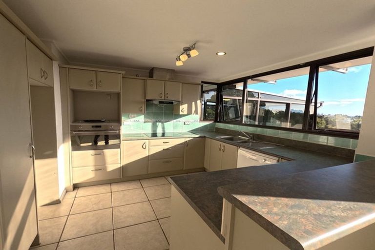 Photo of property in 951 East Coast Road, Torbay, Auckland, 0630