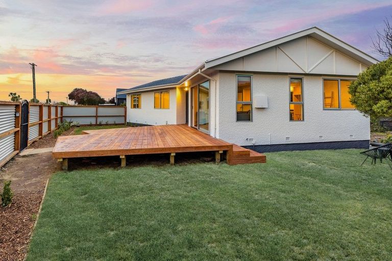Photo of property in 35 Cradock Street, South New Brighton, Christchurch, 8062