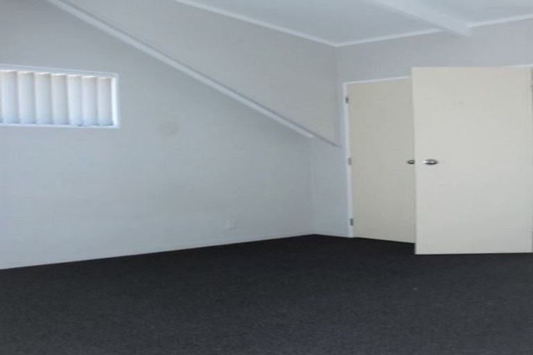 Photo of property in 2/10 Rewa Street, New Lynn, Auckland, 0600