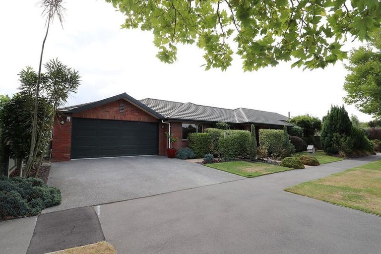 Photo of property in 14 Coolspring Way, Redwood, Christchurch, 8051