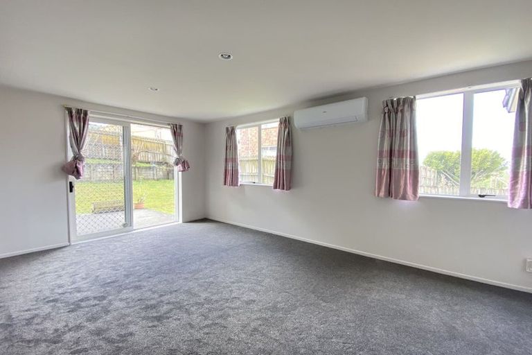 Photo of property in 3 Cityview Place, Massey, Auckland, 0614