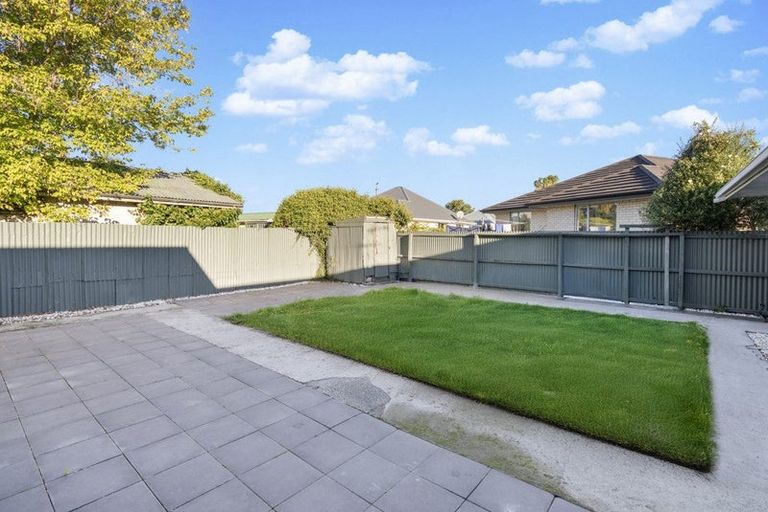 Photo of property in 3/11 Tuckers Road, Redwood, Christchurch, 8051