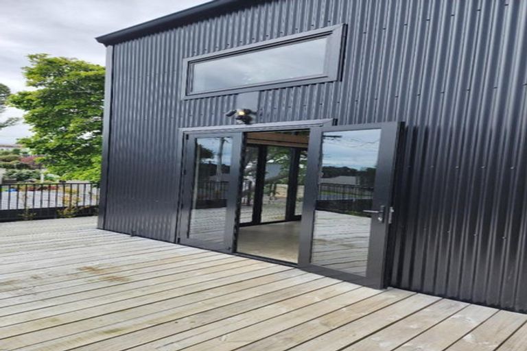 Photo of property in 16 Peace Avenue, Moturoa, New Plymouth, 4310