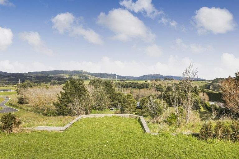 Photo of property in 122 Pacific Drive, Fitzherbert, Palmerston North, 4410