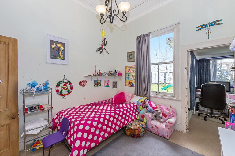 Photo of property in 27 Tramway Road, Beach Haven, Auckland, 0626