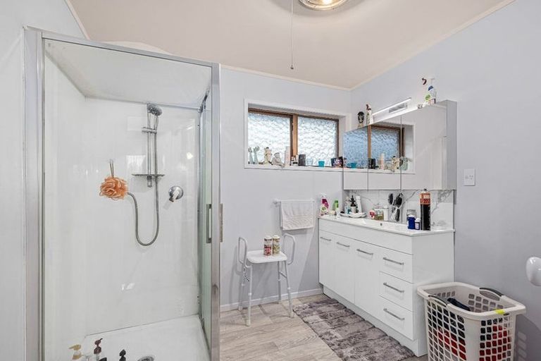 Photo of property in 182 Royal Road, Massey, Auckland, 0614