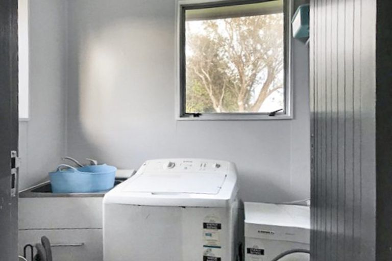 Photo of property in 17 Mclean Street, Woodville, 4920