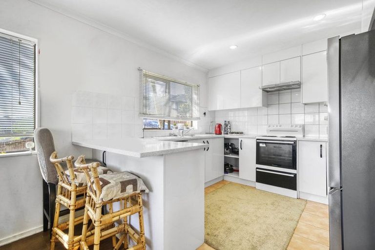 Photo of property in 27 Mt Lebanon Crescent, The Gardens, Auckland, 2105