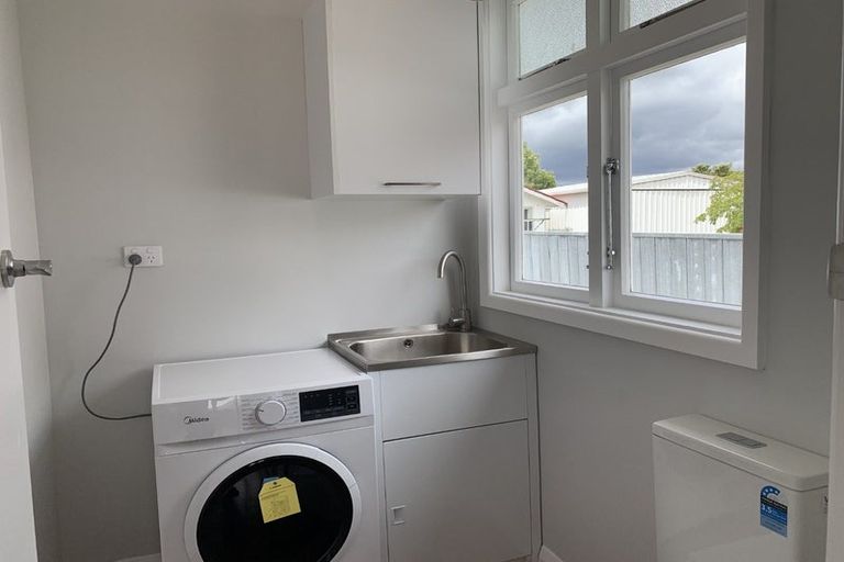 Photo of property in 74 Queenwood Road, Levin, 5510