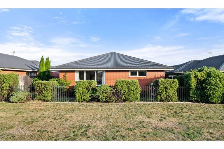 Photo of property in 22a Date Crescent, Aidanfield, Christchurch, 8025