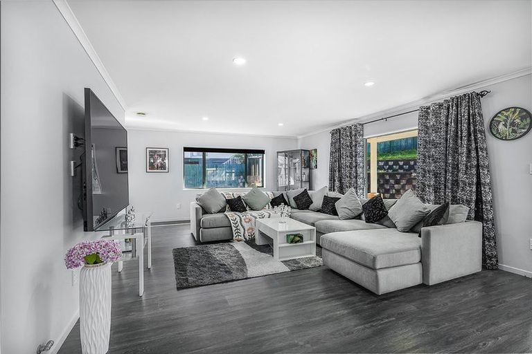 Photo of property in 8 Caulfield Place, Nawton, Hamilton, 3200