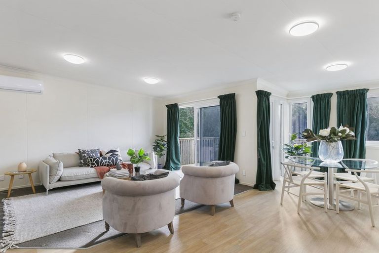 Photo of property in 23 Padnell Crescent, Paparangi, Wellington, 6037