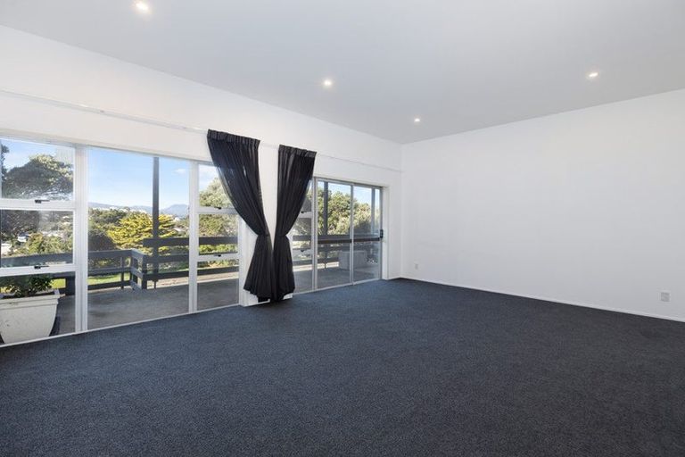 Photo of property in 99 Akaroa Drive, Maupuia, Wellington, 6022