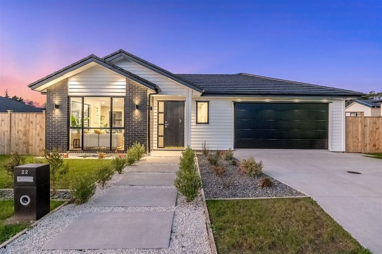 Photo of property in 22 Lewis Younie Road, Kumeu, 0810