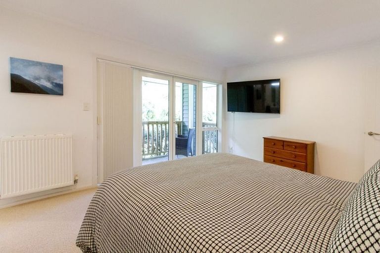 Photo of property in 35 Oram Drive, Turitea, Palmerston North, 4472