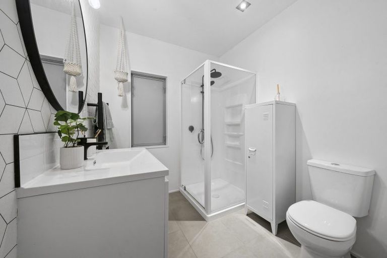 Photo of property in 23/2 Onslow Road, Khandallah, Wellington, 6035