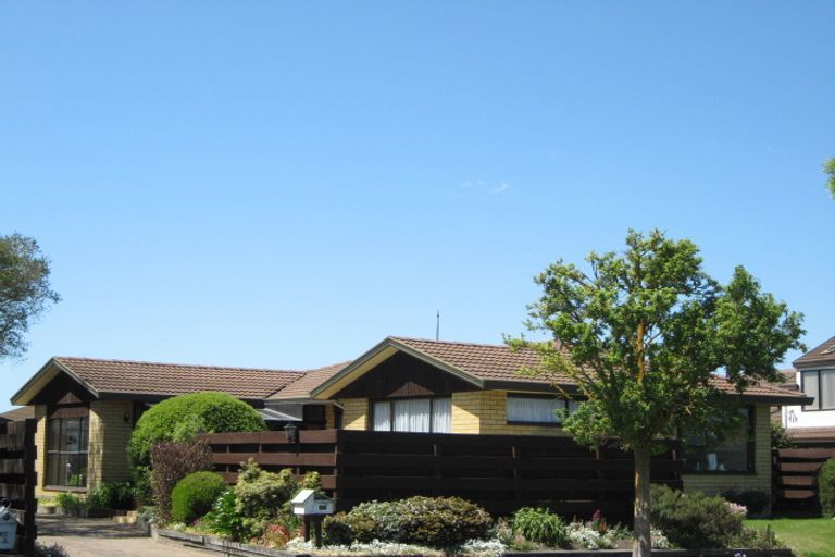 Photo of property in 40 Dunbarton Street, Redwood, Christchurch, 8051