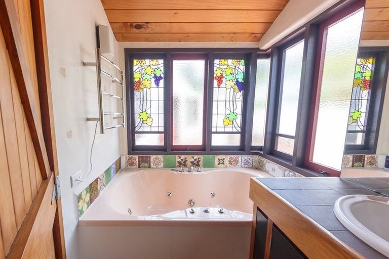 Photo of property in 378 Te Mata Road, Havelock North, 4294