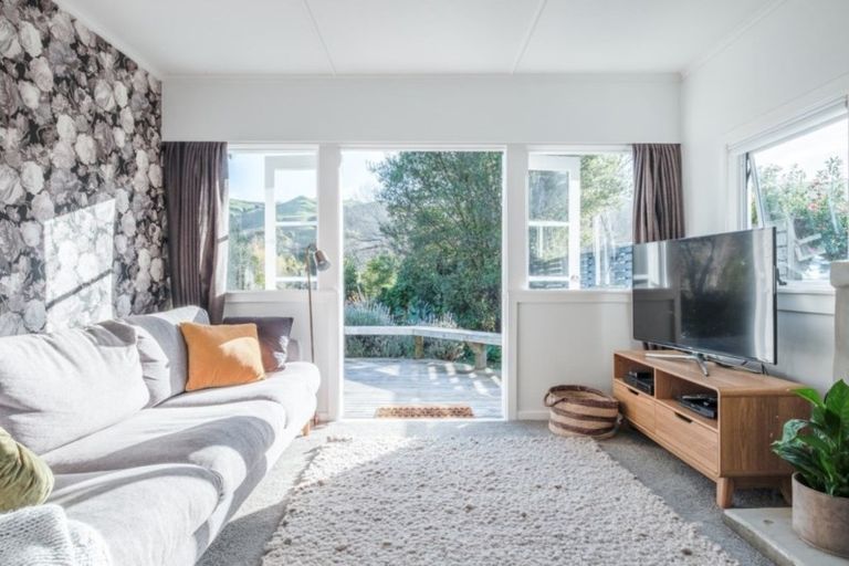 Photo of property in 30 Lysnar Street, Okitu, Gisborne, 4010