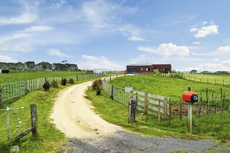 Photo of property in 136 Mirikau Road, Warea, New Plymouth, 4381