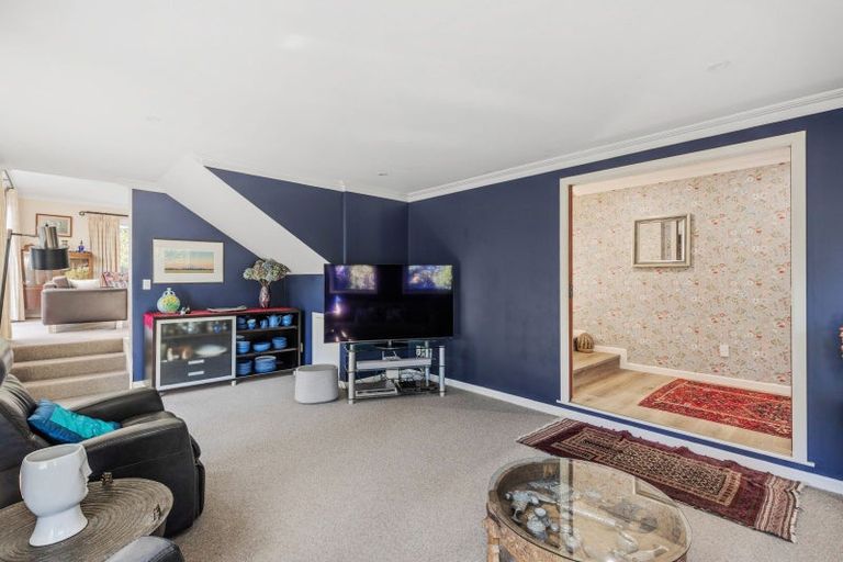 Photo of property in 305 Mangorei Road, Merrilands, New Plymouth, 4312