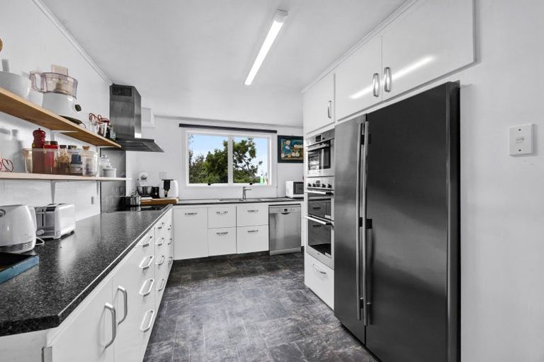 Photo of property in 20 Dudley Road Lower, Inglewood, 4386