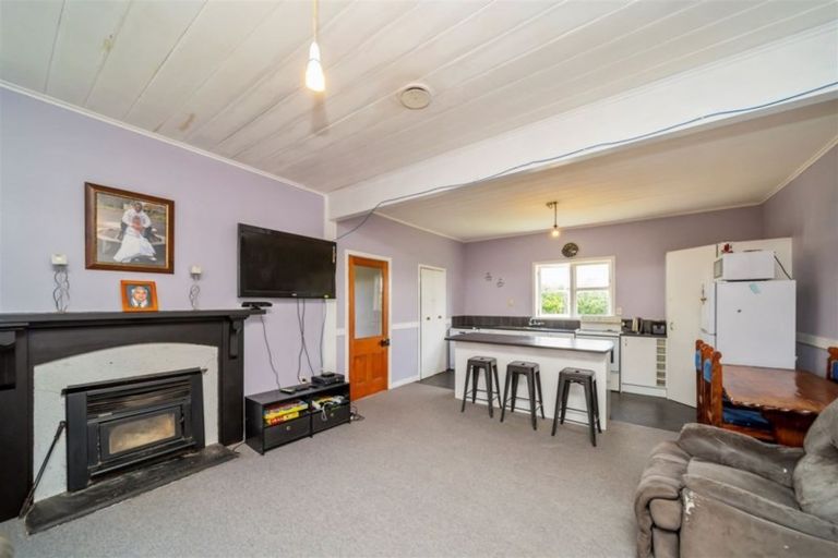 Photo of property in 25 Hobson Street, Normanby, Hawera, 4614