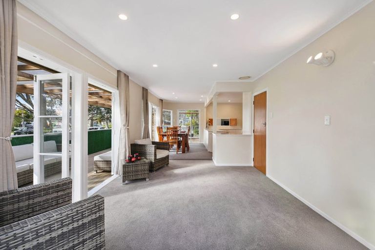 Photo of property in 36 Pandora Place, Pakuranga, Auckland, 2010