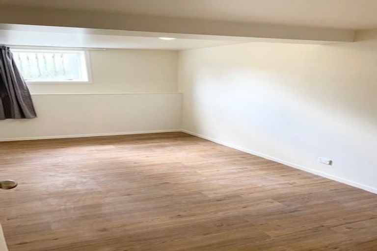 Photo of property in 318 West Coast Road, Glen Eden, Auckland, 0602