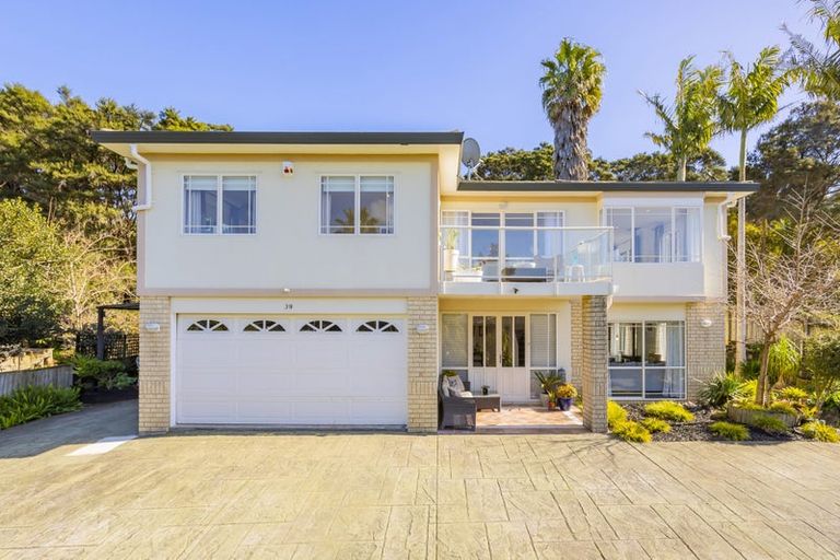 Photo of property in 39 Emlyn Place, Torbay, Auckland, 0630